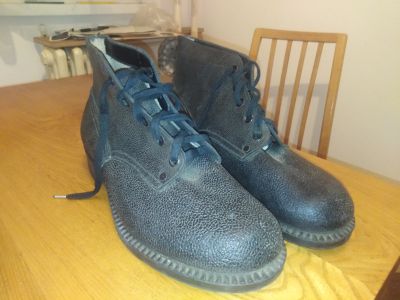 Nové retro pracovní boty 26,5 cm