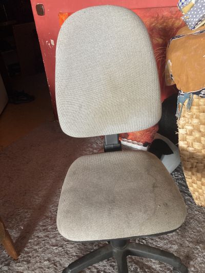 Daruji kancelářskou židli