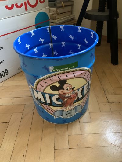 Odpadkový koš s Mickey Mouse
