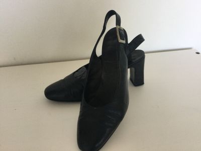Černé boty nošené 1 sezónu - vel 37 - volná pata