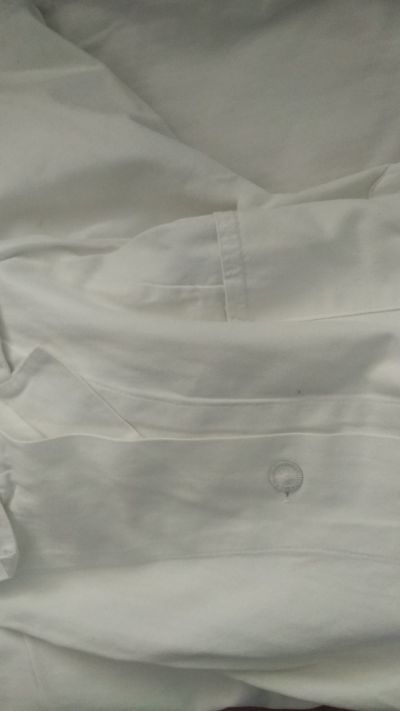 Bílé pláště a kalhoty