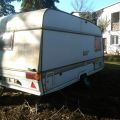 Karavan r. 1982, pojízdný, ale bez TP, plíseň
