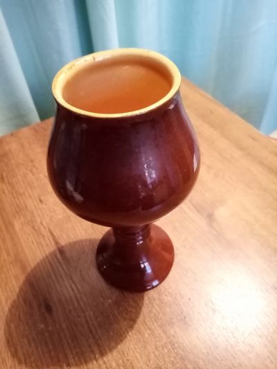 kameninový pohár