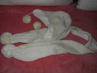 Souprava čepice a šálka.