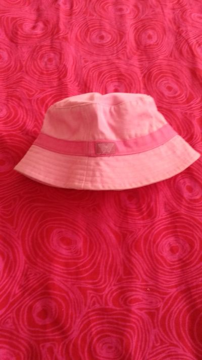 Růžový klobouček