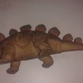 věnuji gumového stegosaura