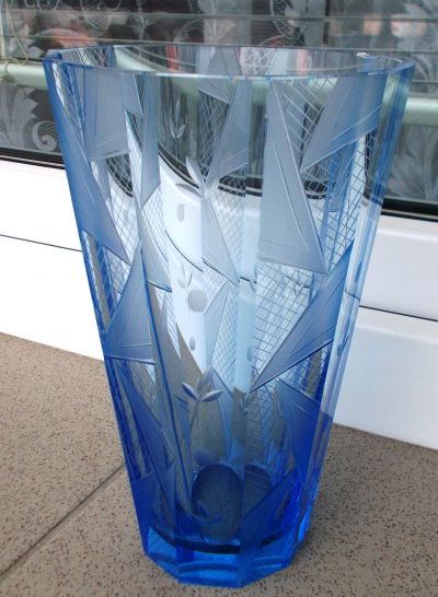 Modrá váza - brus