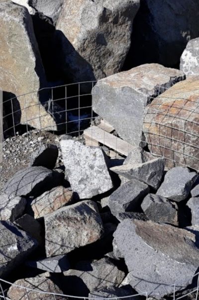 Čedič, kameny na skalku