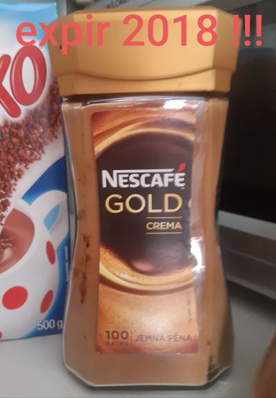 Instantní  káva  Gold prošlá