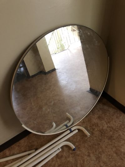 Nástěnné kulaté zrcadlo