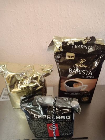 Daruji kávu Tchibo Family+Barista,Tesco Espresso po expiraci