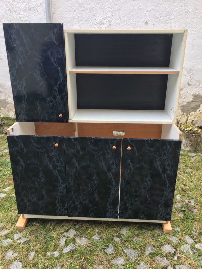 Kuchyňské skříňky