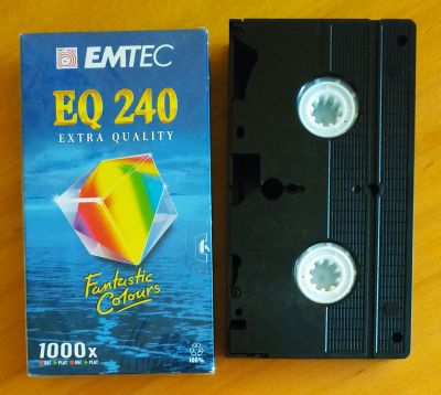 VHS kazeta čistá