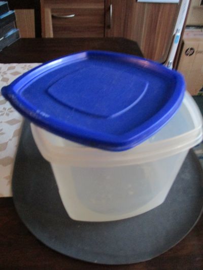 Plastová krabička na potraviny 2,5 litru