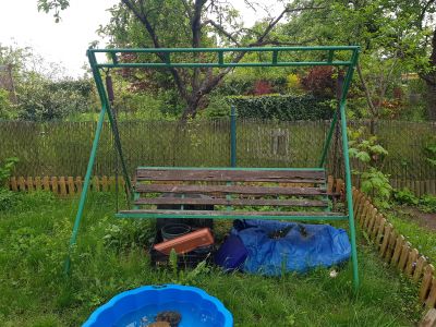 Zahradní houpací lavička