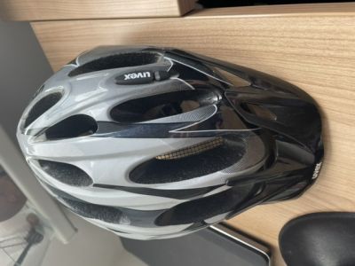 Cyklisticka helma Uvex