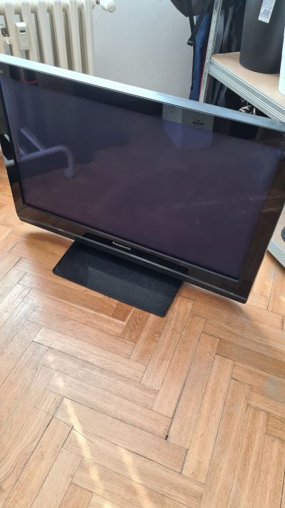 Daruji TV Panasonic úhlopříčka 100 cm