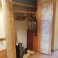 Dřevěné dveře ze šatní skříně