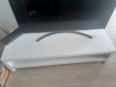 Ikea stolek pod TV