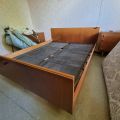 Dřevěná postel s pružinovým roštem