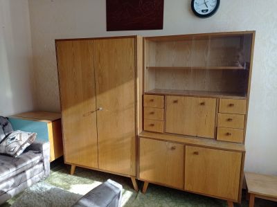 Skříň a sekretář