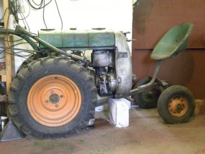Zahradní fréza/jednoosý traktor nebo též motorobot Pf-62