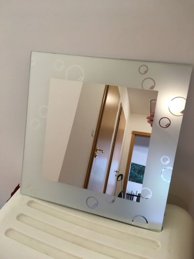 Zrcadlo 40 x 40 cm