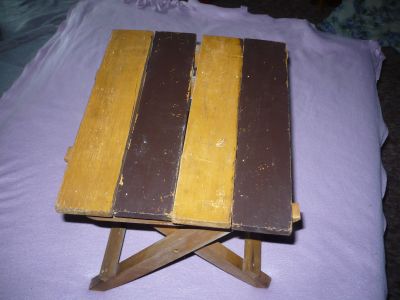 dřevěná židlička skládací