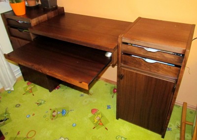 PC stůl (počítačový stolek)