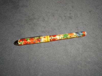 Mikro pero květované.