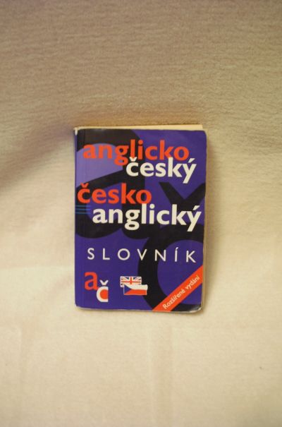 ČESKO - ANGLICKÝ SLOVNÍK