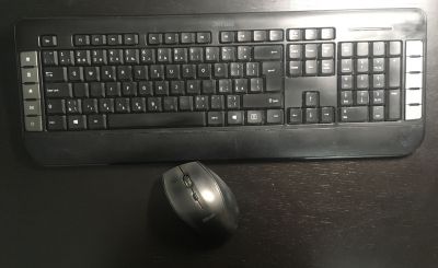 Bezdrátová klávesnice a myš