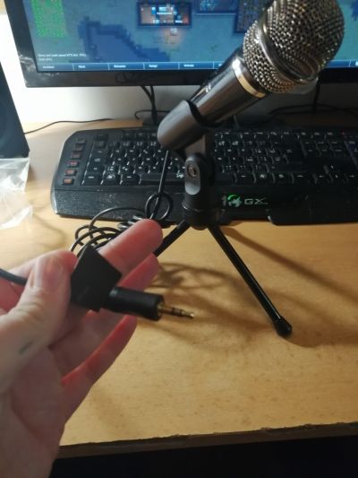 Starší mikrofon k PC