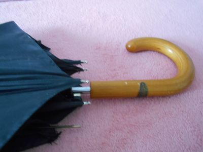 Pánský černý vystřelovací deštník