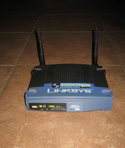 Switch, WiFi, kvalitní router s firewallem-WRT54GL