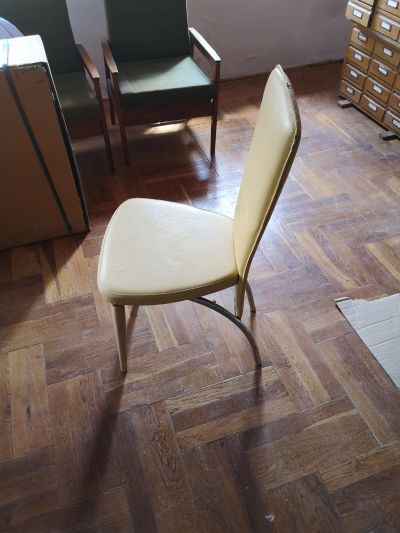 Židle s koženkovým potahem