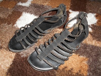Černé sandále
