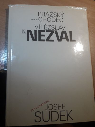 Pražský chodec - Vítězslav Nezval