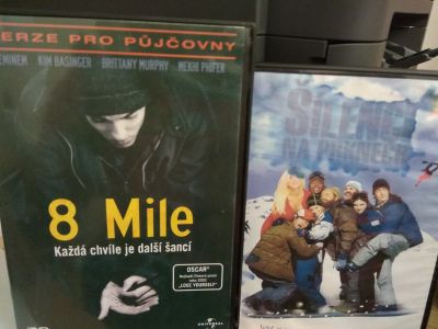 Filmy Šílenci na prknech a 8 Mile