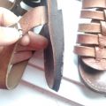 Starší nošené kožené sandály "gladiátorky"