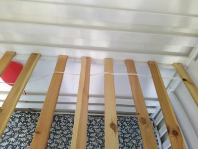 Daruji dětskou palandu z masivu