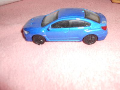 Auto modré