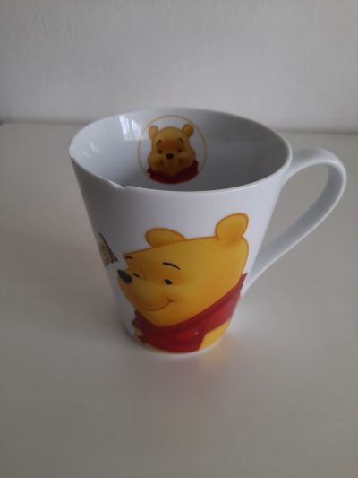 Hrnek značkový - medvídek Pú / Pooh