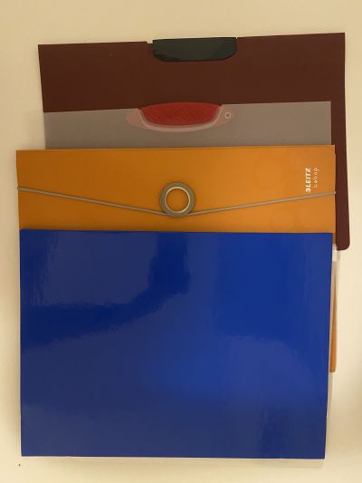 Set zakladačov na dokumenty a skriptá