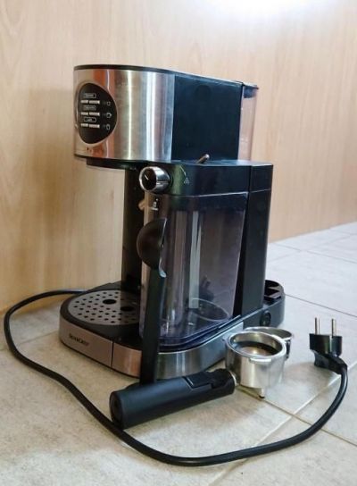 Espresso kávovar s napěňovačem mléka SEMM 1470