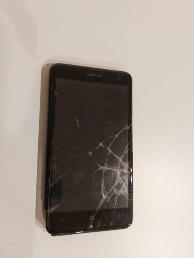 Smartphone Nokia Lumia 625 - funkční