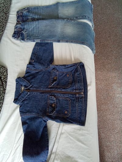 Detske jeansove oblečení