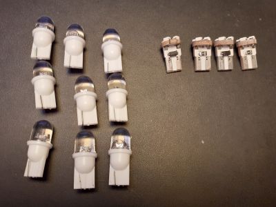 Žárovky 12V patice T5 - 13 kusů