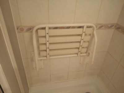 Kompenzační pomůcka - sedátko do sprchového koutu