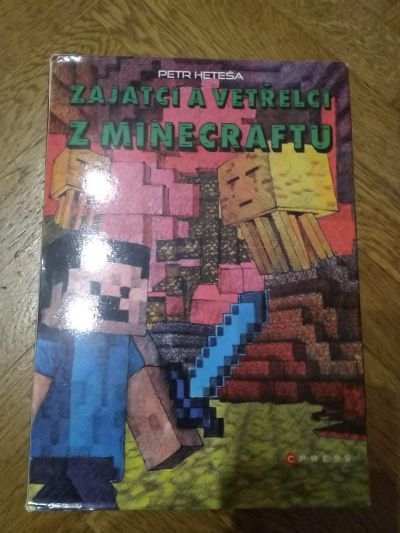 Knihu Zajatci a vetřelci z Minecraftu